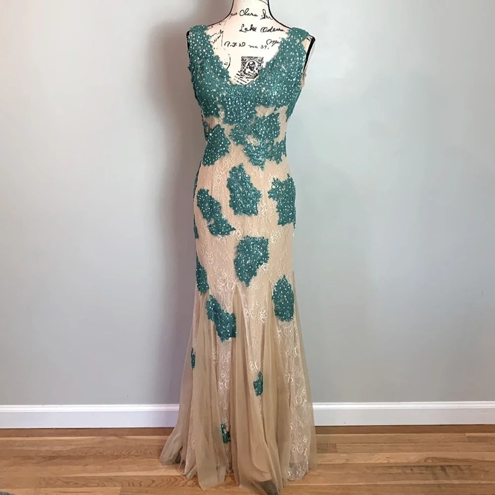 Jovanni Teal Lace And Tulle  Mermaid Gown - Picture 4 of 11